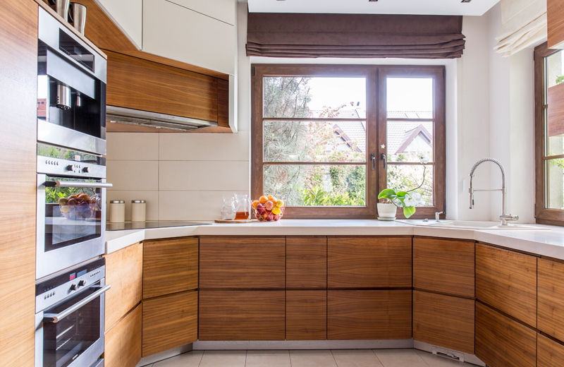 wood kitchen cabinets